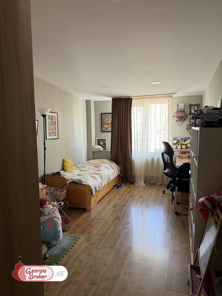nearly repaired 3-room apartment for sale